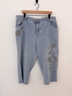 Bill Blass Women Embroidered Denim Capri Jeans Light Wash Stretch Plus Size 20